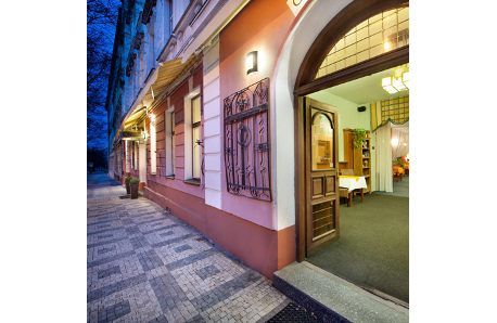 Aron Praga